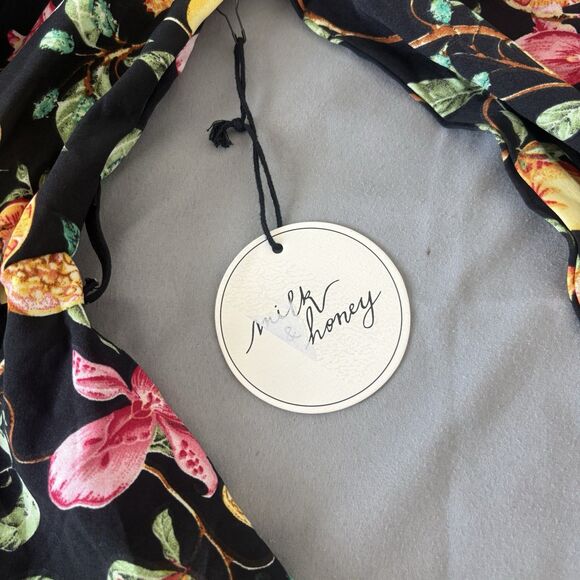 Milk & Honey Women's Blouse Black Size Small Fruit & Floral - Picture 2 of 9